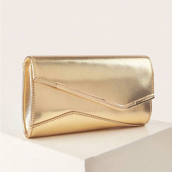 Elegant Gold Clutch Bag - Picture 3 of 8